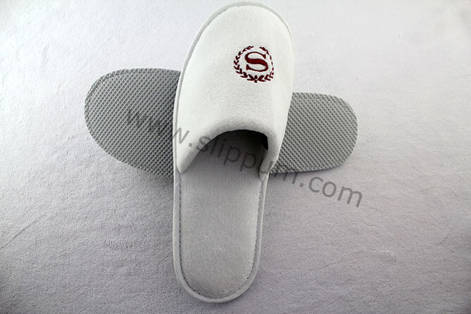 White Velvet Slippers Closed Toe for Sheraton Slippum