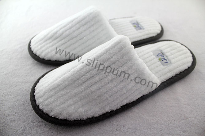 Hotel Slippers Manufacturer & Exporter - Slippum.com